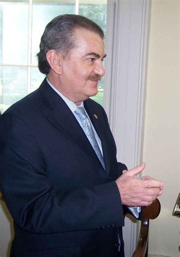 Carlos Flores Vizcarra