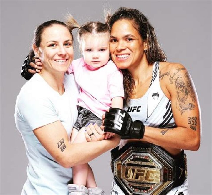 Is Amanda Nunes A Lesbian | Her Wife Nina And Kids