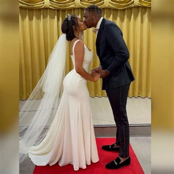 Kalabrya Gondrezick- Wiki, Husband, Height, Net Worth, Career