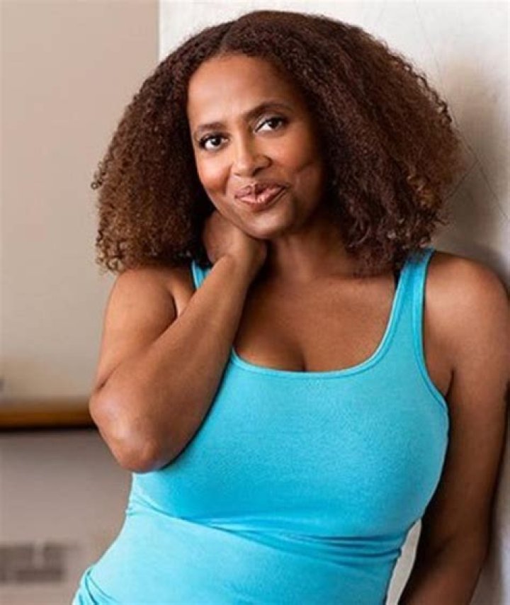 Lisa Nicole Carson