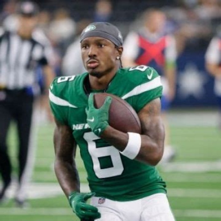 Mecole Hardman Net Worth | How Rich Is He | Contract & Salary Explore