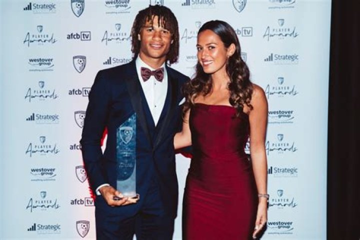 Nathan Aké- Wiki, Height, Girlfriend, Net Worth, Career