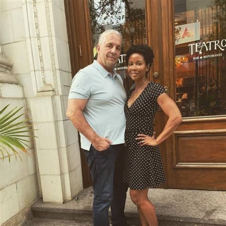 Stephanie Washington- Bio, Height, Net Worth, Husband