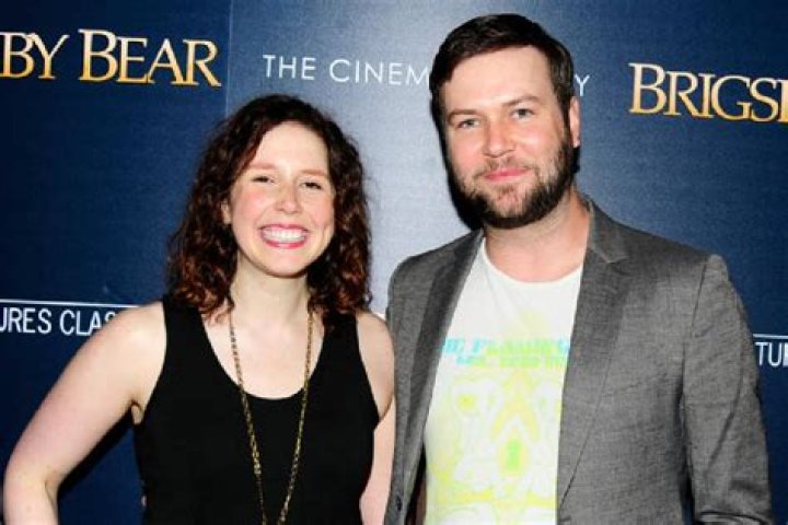 Vanessa Bayer Husband, Is She Married? Dating And Parents